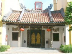 main_entrance-view_of_temple.jpg